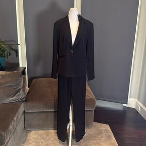 Women’s Black 2 Piece Pant Suit One Button Formal Office Wedding Size L NWT